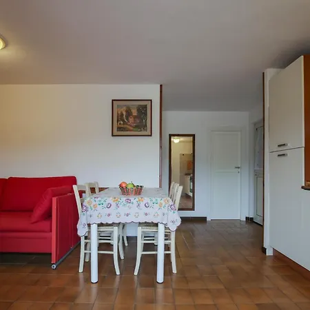 Semesterbostad Casa Giulia By Helloelba *